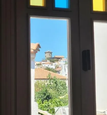 別荘 Balkonaki Ayvalı